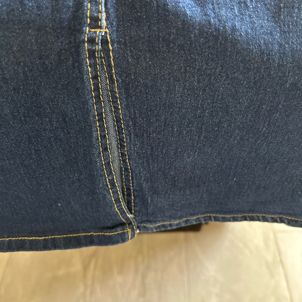 The Fashion Jeans Premium Denim size Large for Skinny with Belt included - Picture 4 of 12